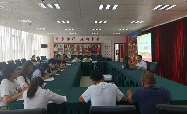 化工公司和書(shū)院公司聯(lián)合黨支部 召開(kāi)&ldquo;慶七一 學(xué)精神 講黨課 過(guò)生日 溫誓詞  喜迎二十大&rdquo;主題黨日活動(dòng)