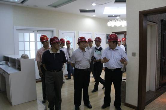 青海省經(jīng)濟(jì)委員會(huì)黨組書(shū)記、主任，省國(guó)資委  黨委副書(shū)記、副主任吳海昆實(shí)地考察物產(chǎn)集團(tuán)重點(diǎn)項(xiàng)目