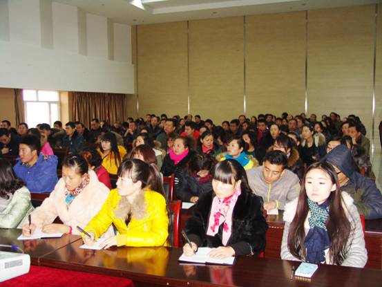 內(nèi)強(qiáng)個(gè)人素質(zhì)，外塑企業(yè)形象