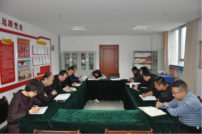 銘記&ldquo;生命線&rdquo;、分清&ldquo;是非線&rdquo; 修筑&ldquo;防腐線&rdquo;、不踩&ldquo;高壓線&rdquo;