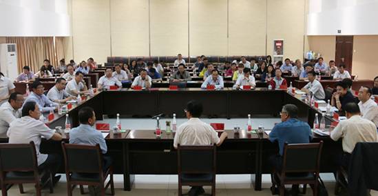 省國(guó)資委黨委副書記、副主任陳志忠 在青海物產(chǎn)集團(tuán)講專題黨課